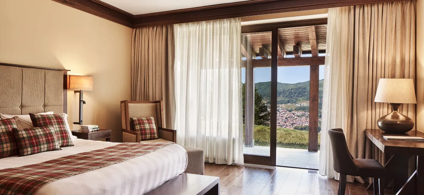 5 Suites in Luxury Hotels Across Greece